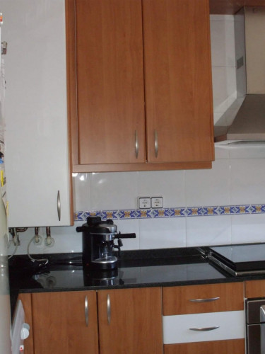 Single bedroom, with private bathroom, in 2-bedroom apartment - Gallery - 5