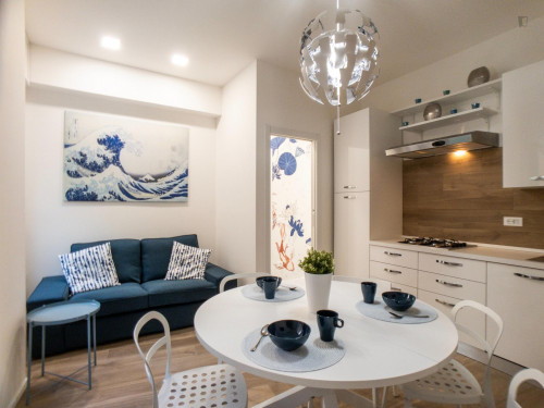 Bed in a twin bedroom in a 5-bedroom flat