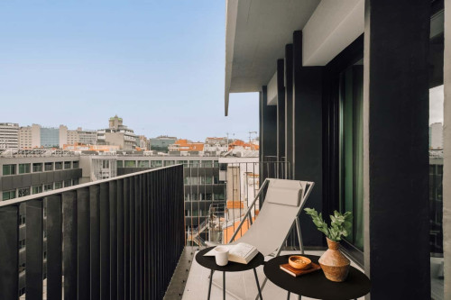 3 bedrooms and balcony in Santo Antonio
