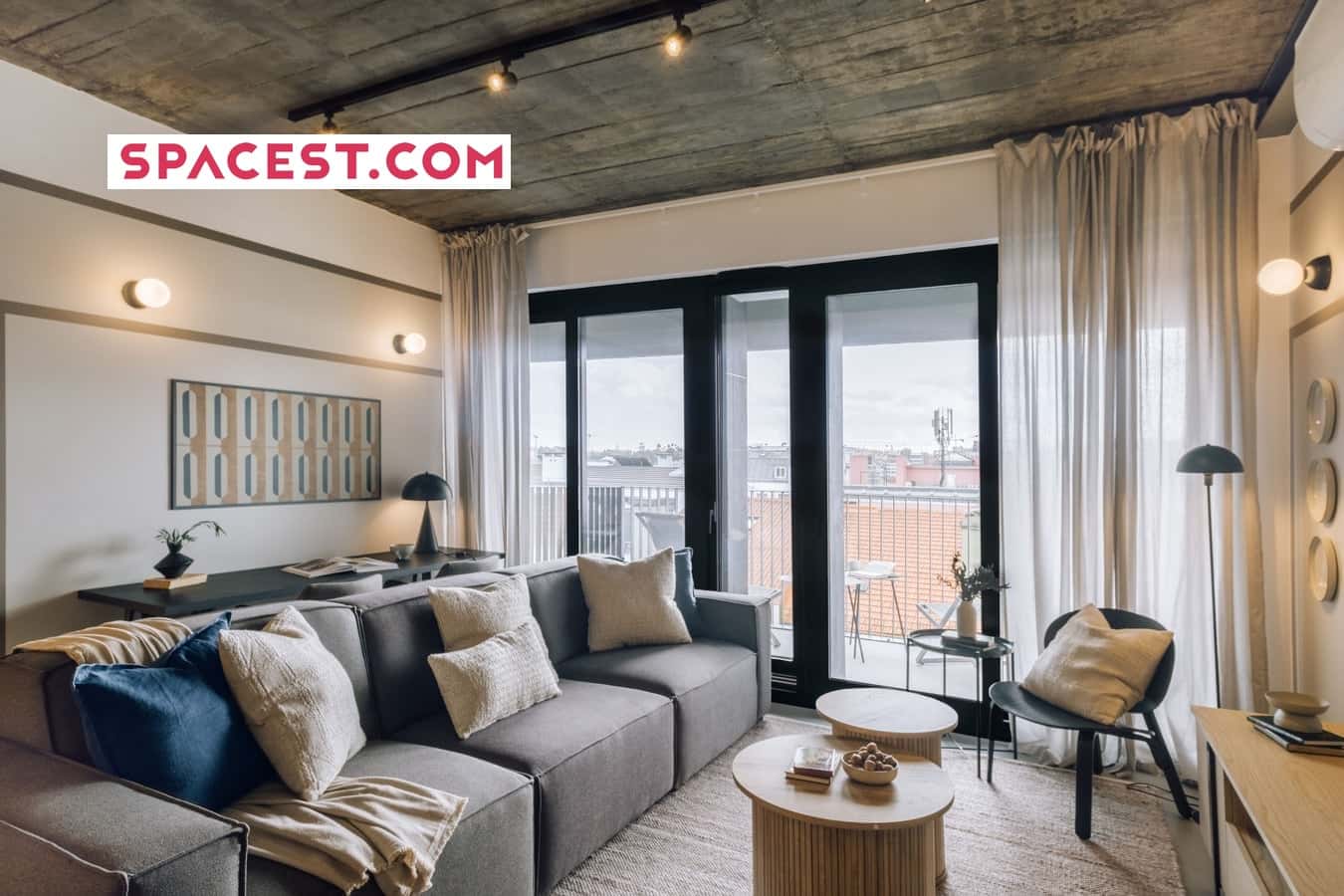 3 Bedrooms And Balcony In Santo Antonio - 1