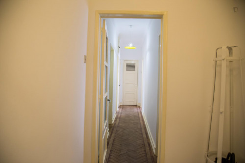 Double bedroom in Entrecampos - Gallery - 16