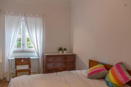 Double bedroom in Entrecampos
