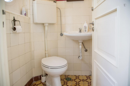 Double bedroom in Entrecampos - Gallery - 14
