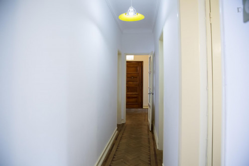 Double bedroom in Entrecampos - Gallery - 15