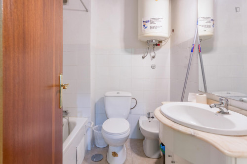 Inviting single bedroom not too far from ISEP - Gallery - 9