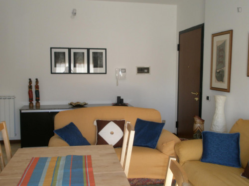 Single bedroom, with private bathroom and balcony, in 2-bedroom apartment - Gallery - 13