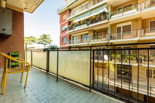 Homely single bedroom with balcony close to the UR Magliana train station