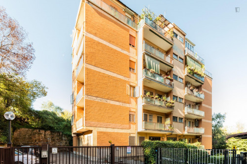 Homely single bedroom with balcony close to the UR Magliana train station