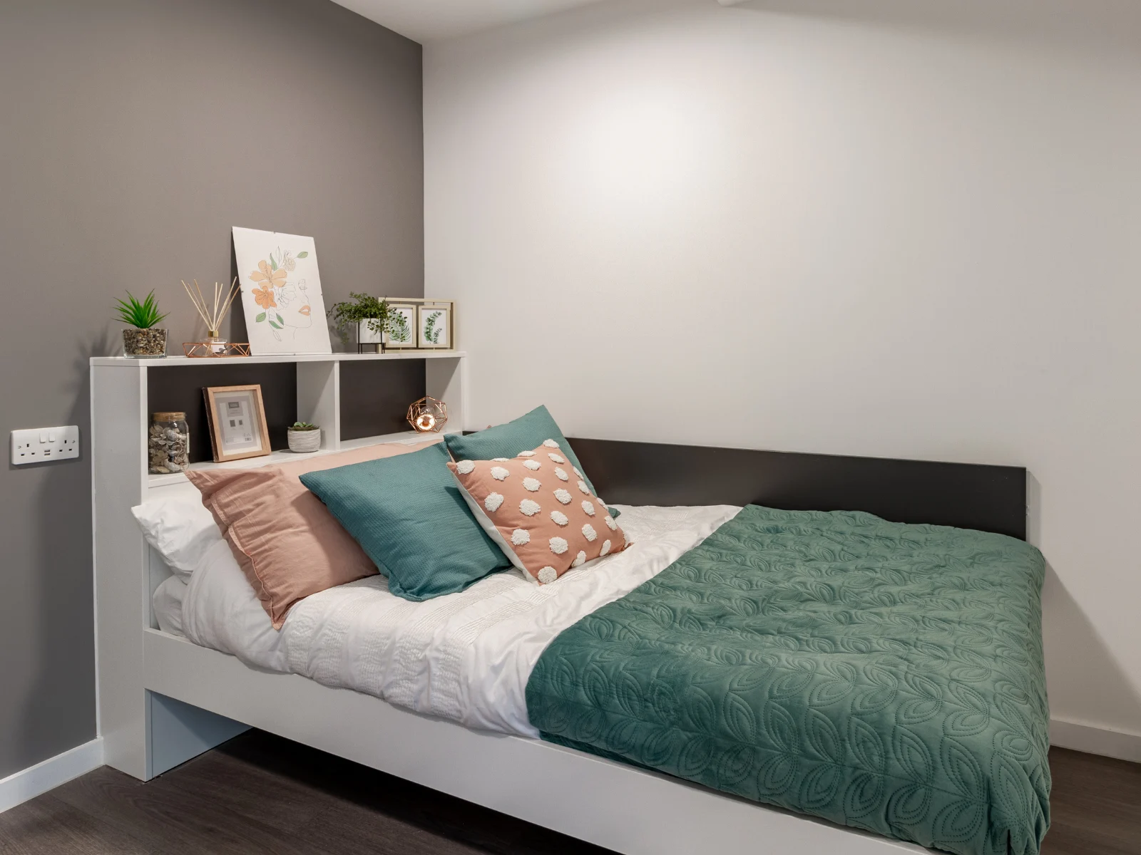  Penthouse En Suite  -  Pavilion Court  - Gallery -  4