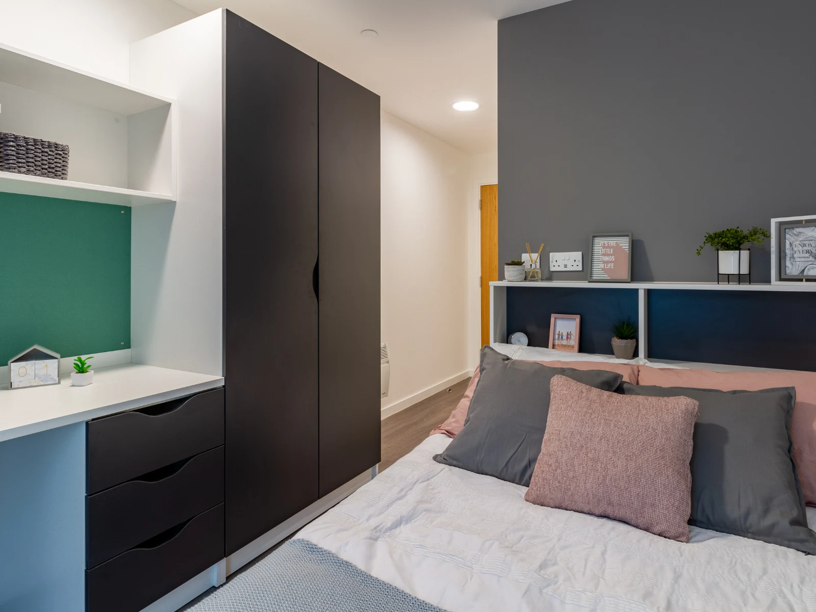  Classic En Suite  -  Pavilion Court  - Gallery -  3