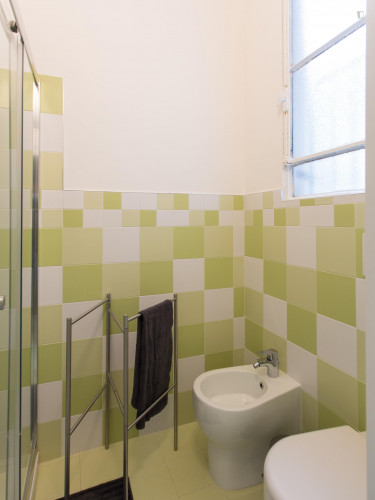 Nice single bedroom in in Zona Delle Regioni