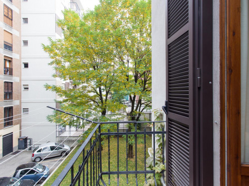 Nice single bedroom in in Zona Delle Regioni