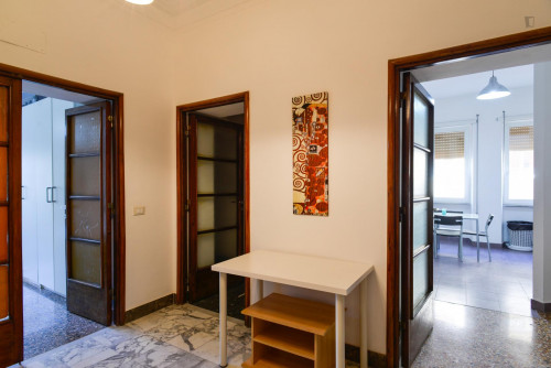 Snug single bedroom near the Euclide train station - Gallery - 15