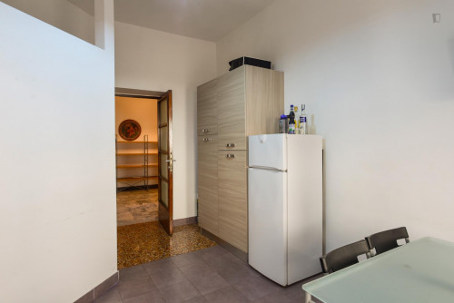 Snug single bedroom near the Euclide train station - Gallery - 8