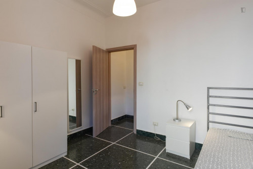 Snug single bedroom near the Euclide train station