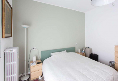 Cosy double bedroom with balcony close to Inganni metro station