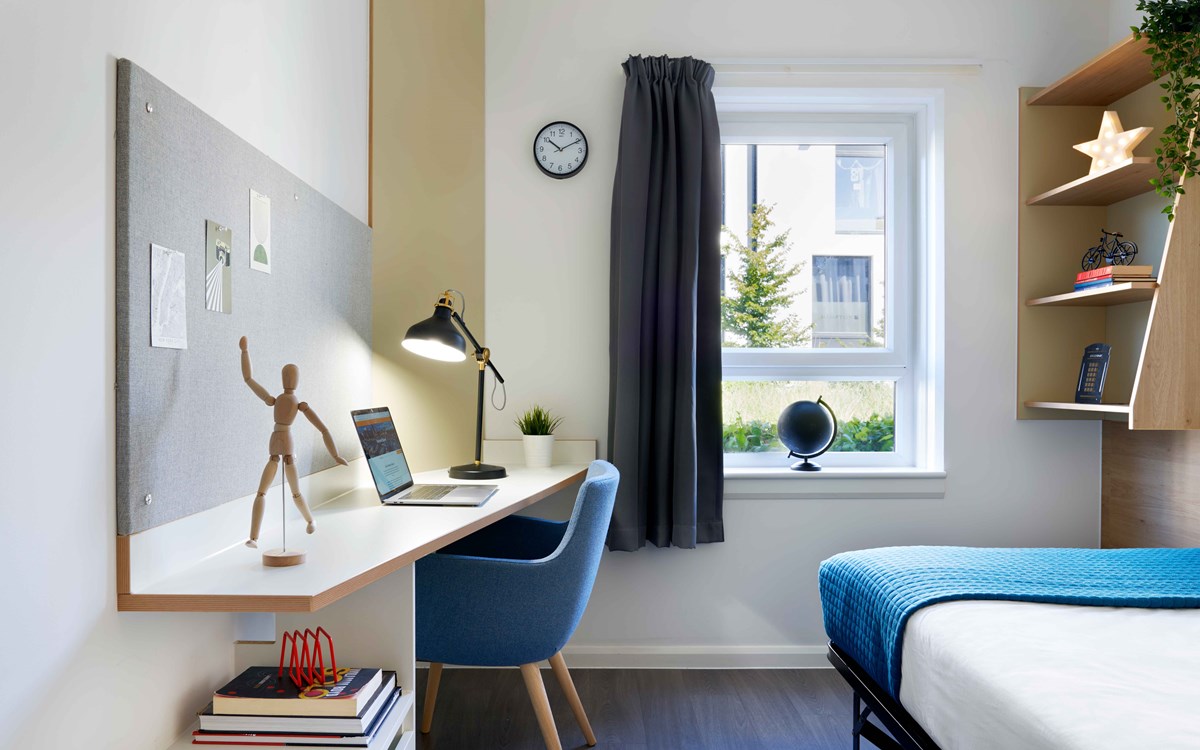  Classic En-Suite  -  Hampton Square  - Gallery -  2