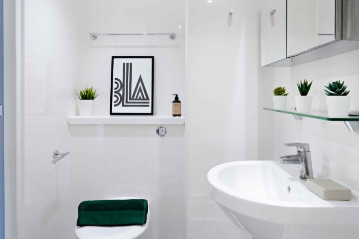  Silver En-Suite  -  Hampton Square  - Gallery -  2