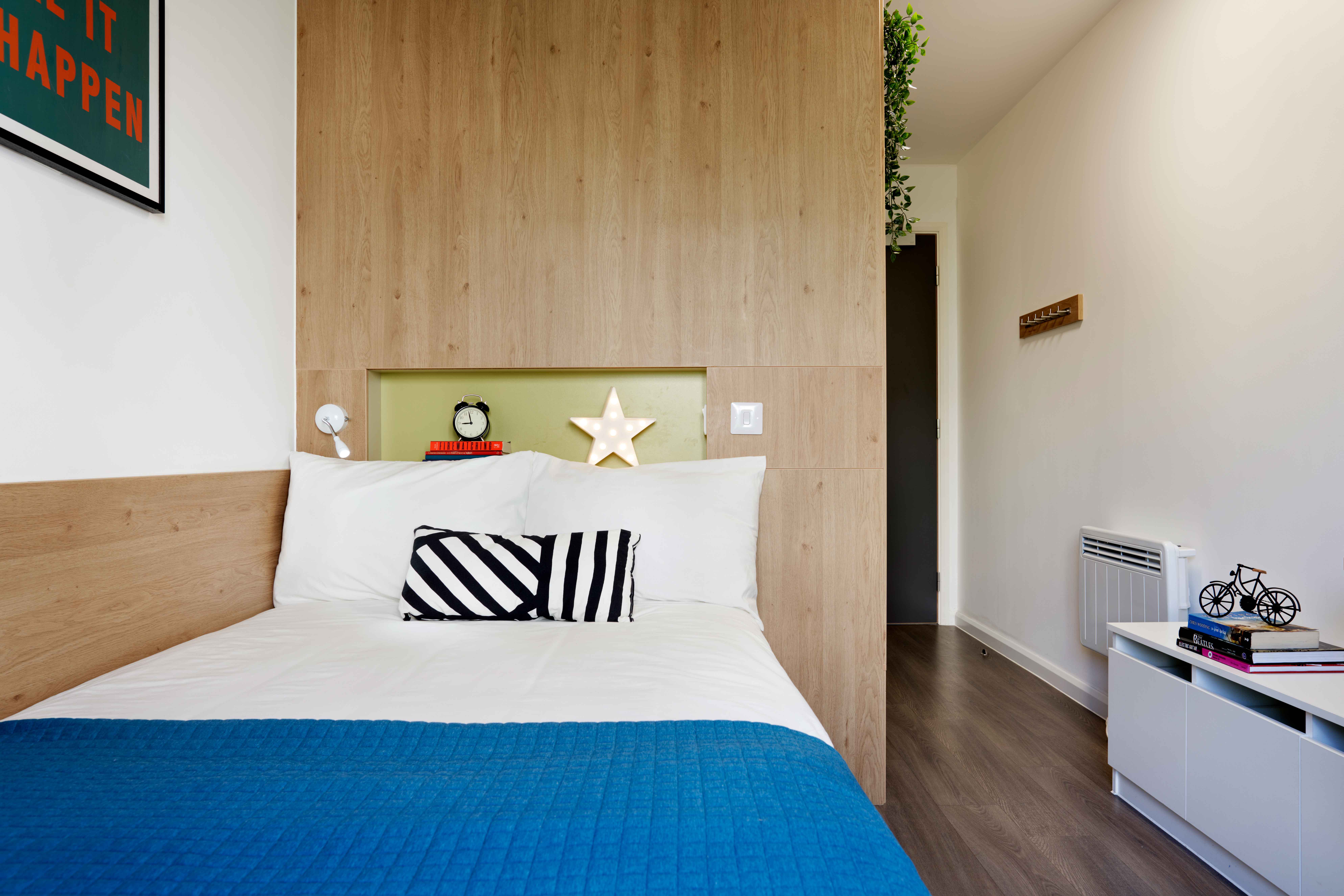  Silver En-Suite  -  Hampton Square  - Gallery -  5
