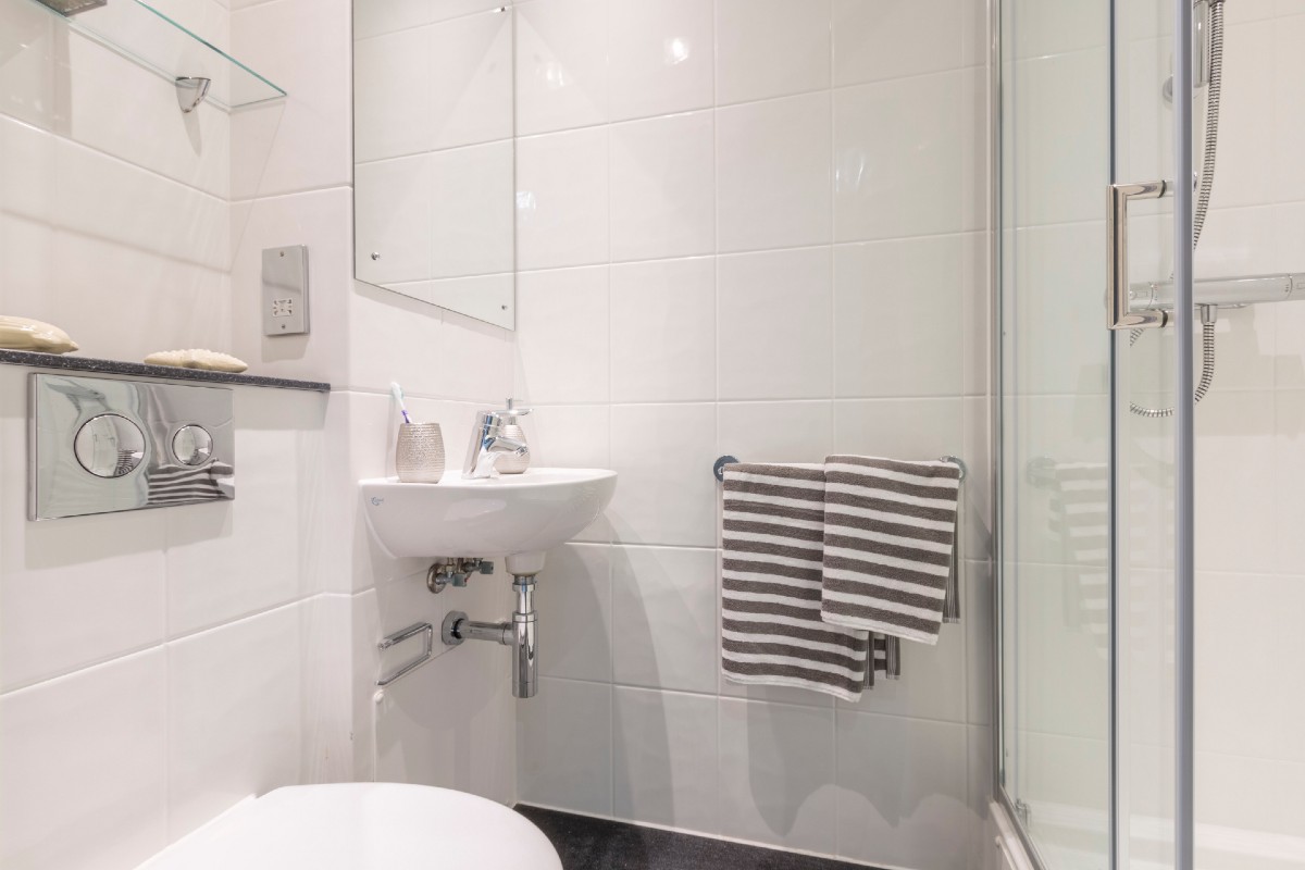 Premium Gold Studio - Glendower House - Gallery - 6