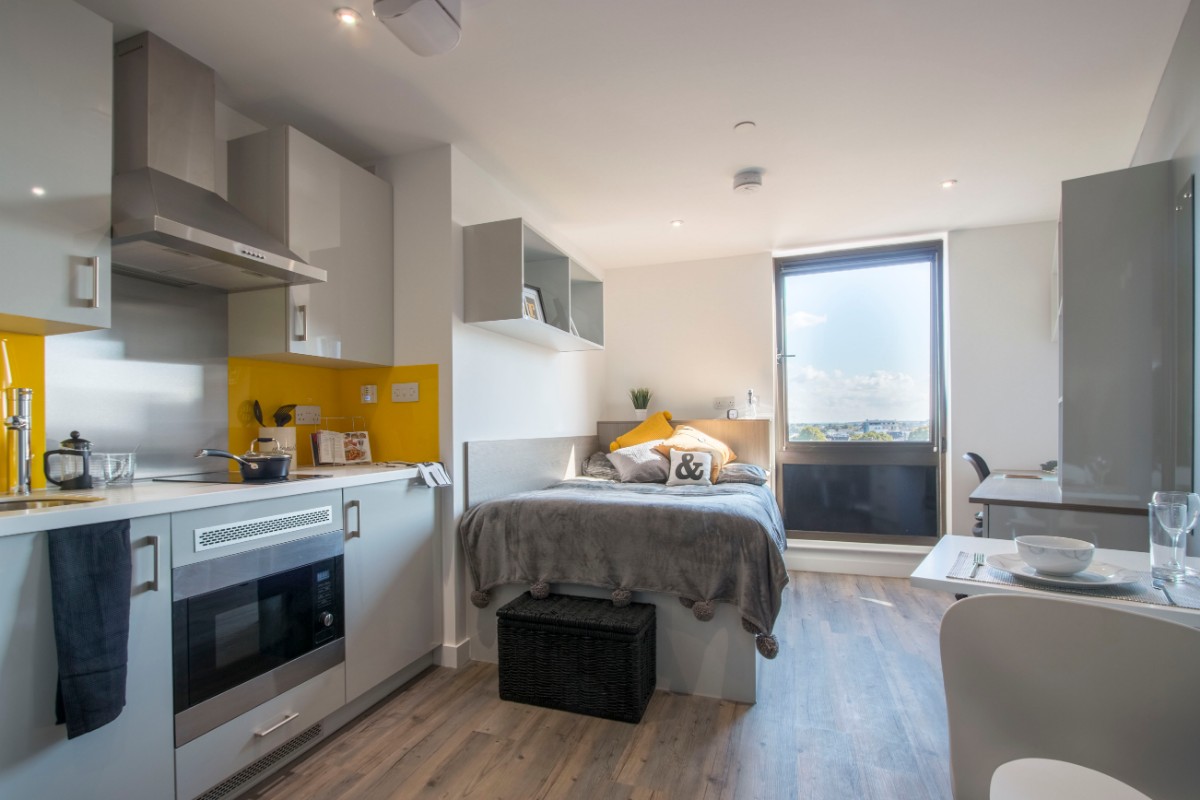 Premium Gold Studio - Glendower House - Gallery - 1