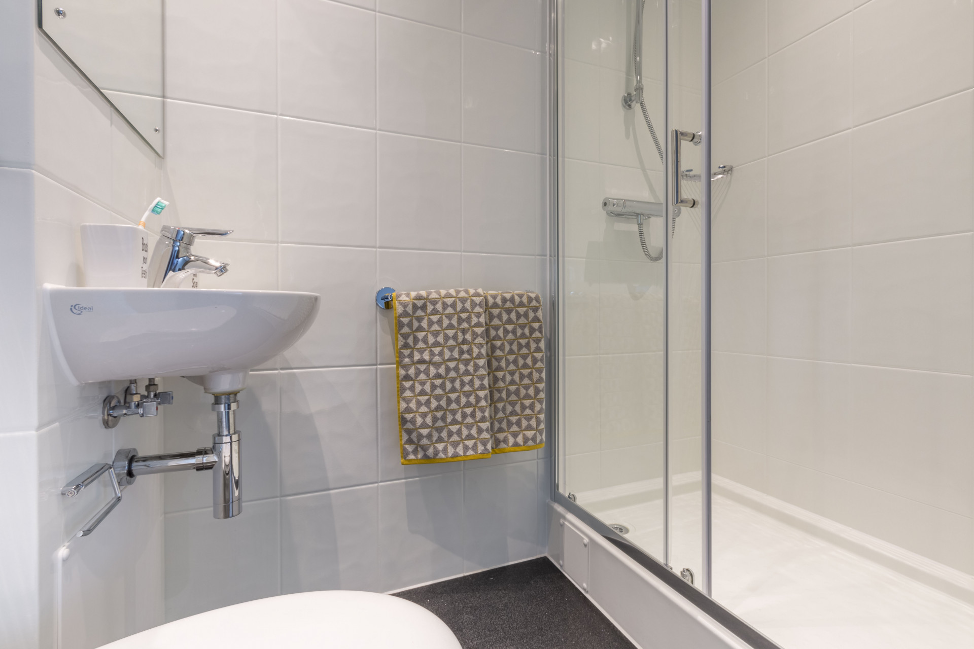 Standard Gold Studio - Glendower House - Gallery - 2