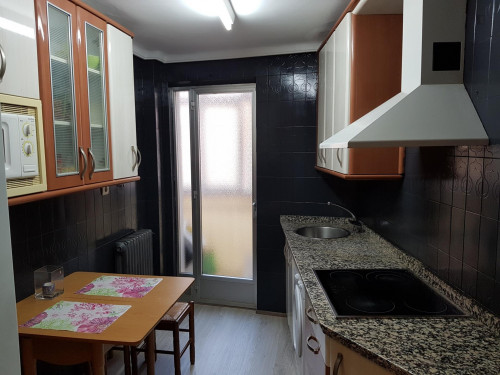 Single bedroom, with balcony, in 1-bedroom house - Gallery - 5
