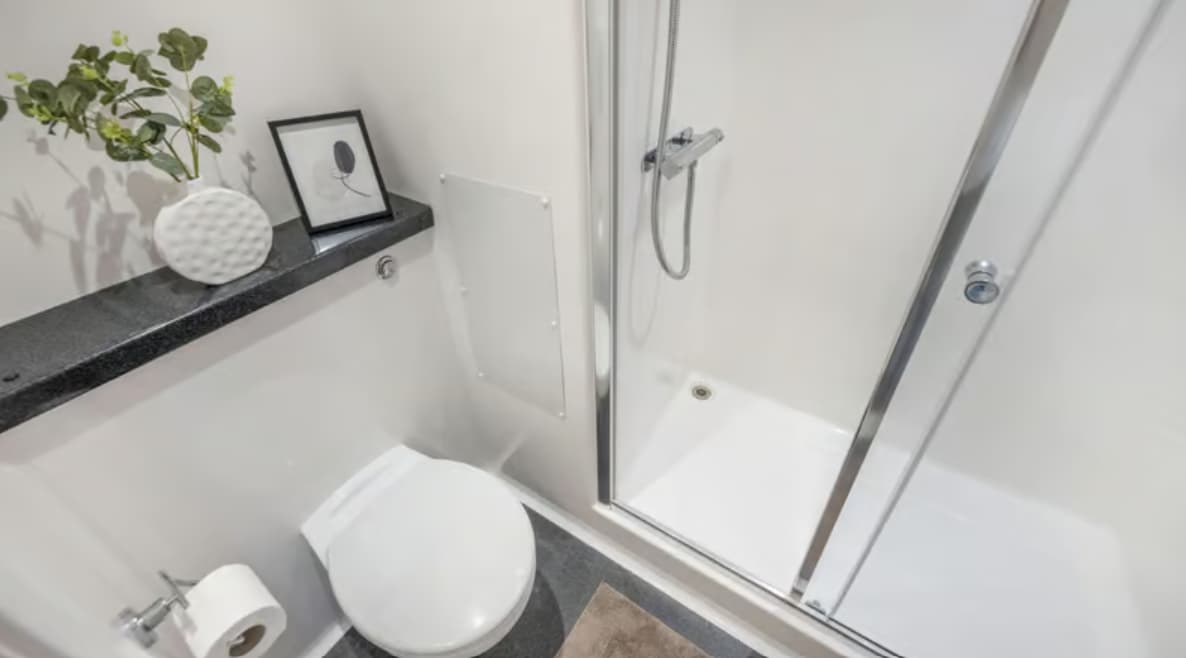 Classic En Suite  -  Riverside House  - Gallery -  2