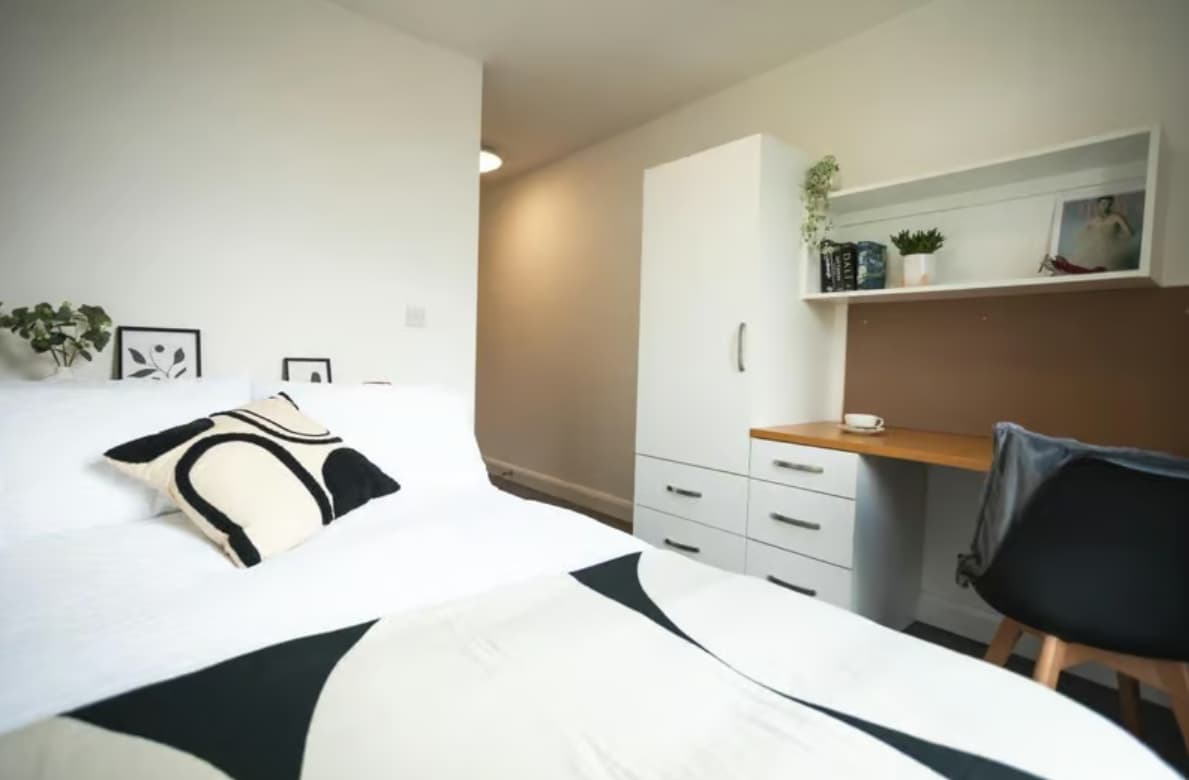  Classic En Suite  -  Riverside House  - Gallery -  1