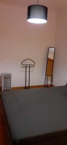 Double bedroom in a 3-bedroom apartment near Atlântica - Instituto Universitário