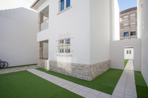 Spacious and nice single bedroom with a balcony, in Costa da Caparica - Gallery - 13
