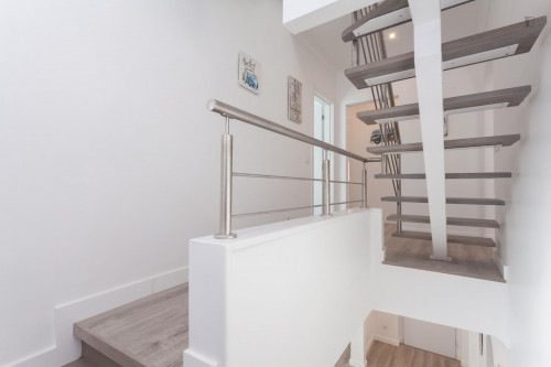 Spacious and nice single bedroom with a balcony, in Costa da Caparica