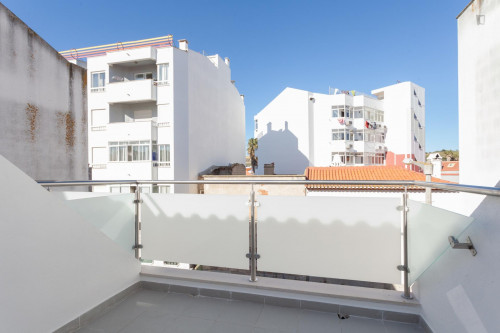 Spacious and nice single bedroom with a balcony, in Costa da Caparica - Gallery - 6
