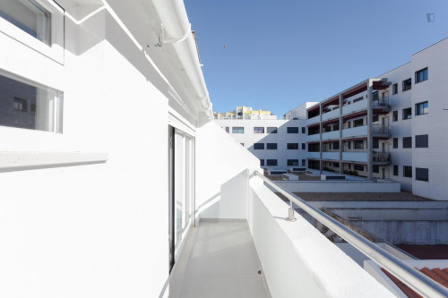 Spacious and nice single bedroom with a balcony, in Costa da Caparica - Gallery - 14
