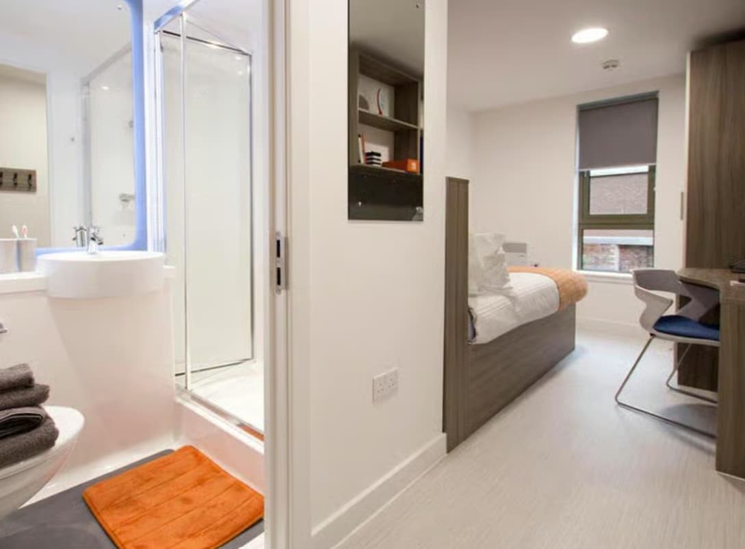  Bronze Plus En Suite  -  Foundry Courtyard Glasgow  - Gallery -  3