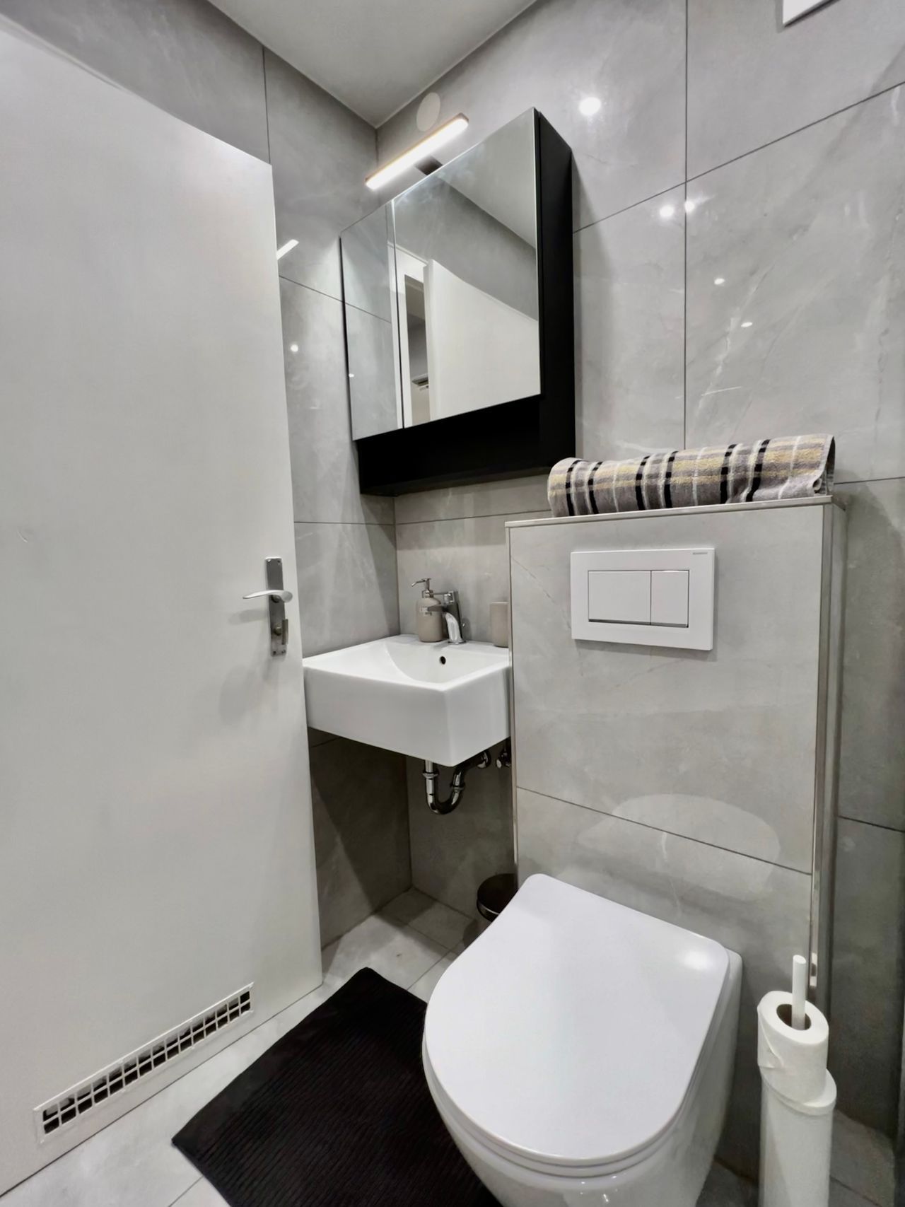  Modern Design Studio In The Glockenbach District – Close To The Isar  -  Modern design studio in the Glockenbach district – close to the Isar  - Gallery -  6