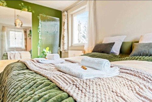 Design Apartment by the Water – Style, Comfort & Serenity for Long‑Stay Guests