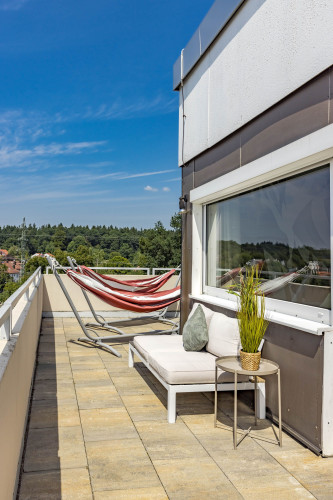 Modern penthouse apartment (128 sqm) with large sun terrace