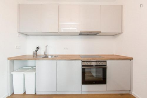Single bedroom in 3-bedroom apartment  - Gallery -  5