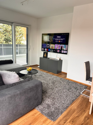 Modern Design Studio with Private Terrace - Gallery - 12