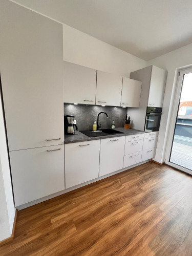 Modern Design Studio with Private Terrace - Gallery - 16