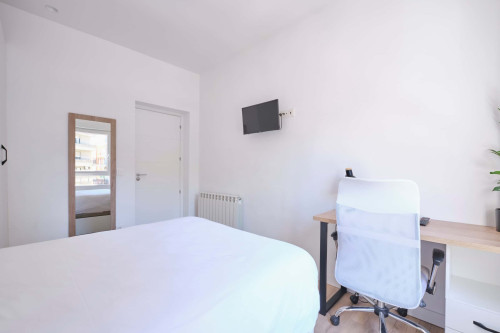 Room in Avenida de Portugal, Salamanca for 120 m² with 6 bedrooms