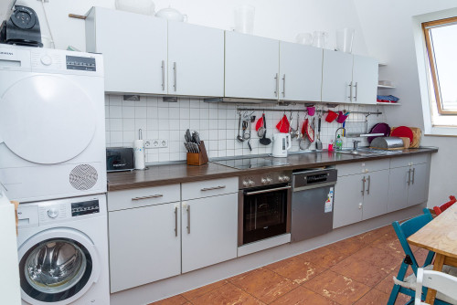 Spacious 125 m² family apartment with sunny balcony & piano in Prenzlauer Berg  - Gallery -  5