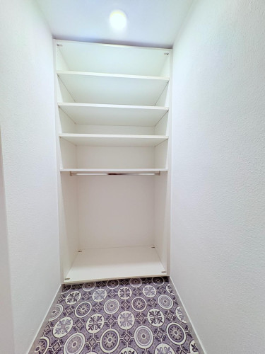 Modern 3.5-room furnished duplex with home theater, AC, and a charging station – separate entrance, first occupancy following renovation  - Gallery -  5