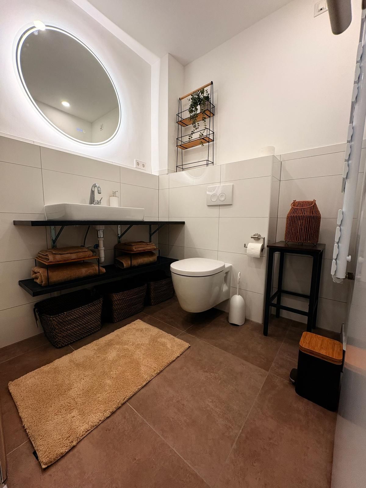 Modern 3.5-Room Furnished Duplex With Home Theater, AC, And A Charging Station – Separate Entrance, - Modern 3.5-room furnished duplex with home theater, AC, and a charging station – separate entrance, first occupancy following renovation - Gallery - 12