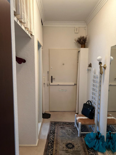 1 BR bright and pretty suite with nice neighbours  - Gallery -  5