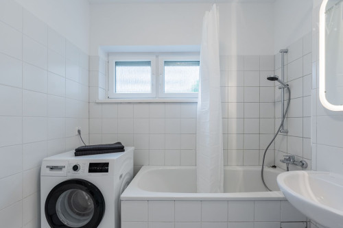 2 bedroom apartment near Checkpoint Charlie