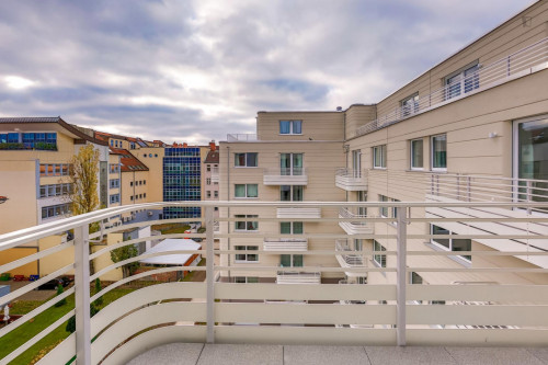 Single bedroom in 5-bedroom apartment