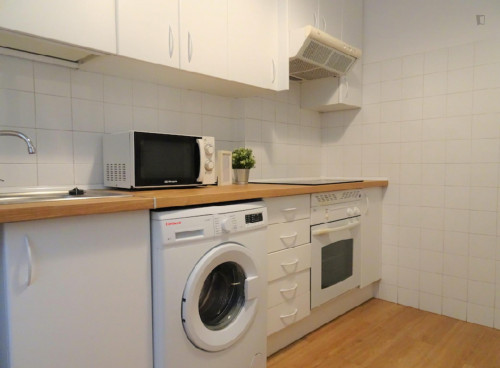 Homely double bedroom near Rubén Darío metro station
