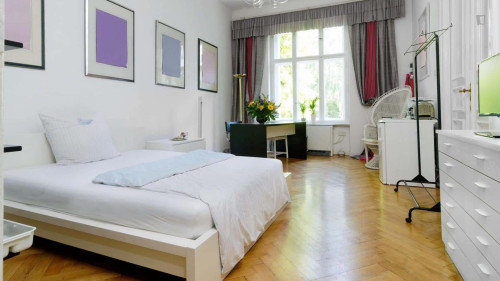 Room in Pariser Straße, Berlin for 67 m² with 3 bedrooms